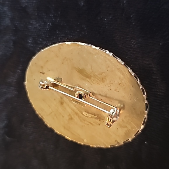 BEAUTIFUL CAMEO VERY OLD BUT IN BEAUTIFUL CONDITION - Picture 3 of 5